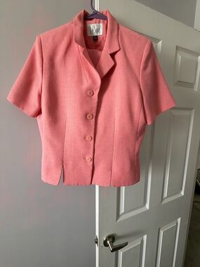 Le Suit Coral Pink Short-Sleeve Button Jacket